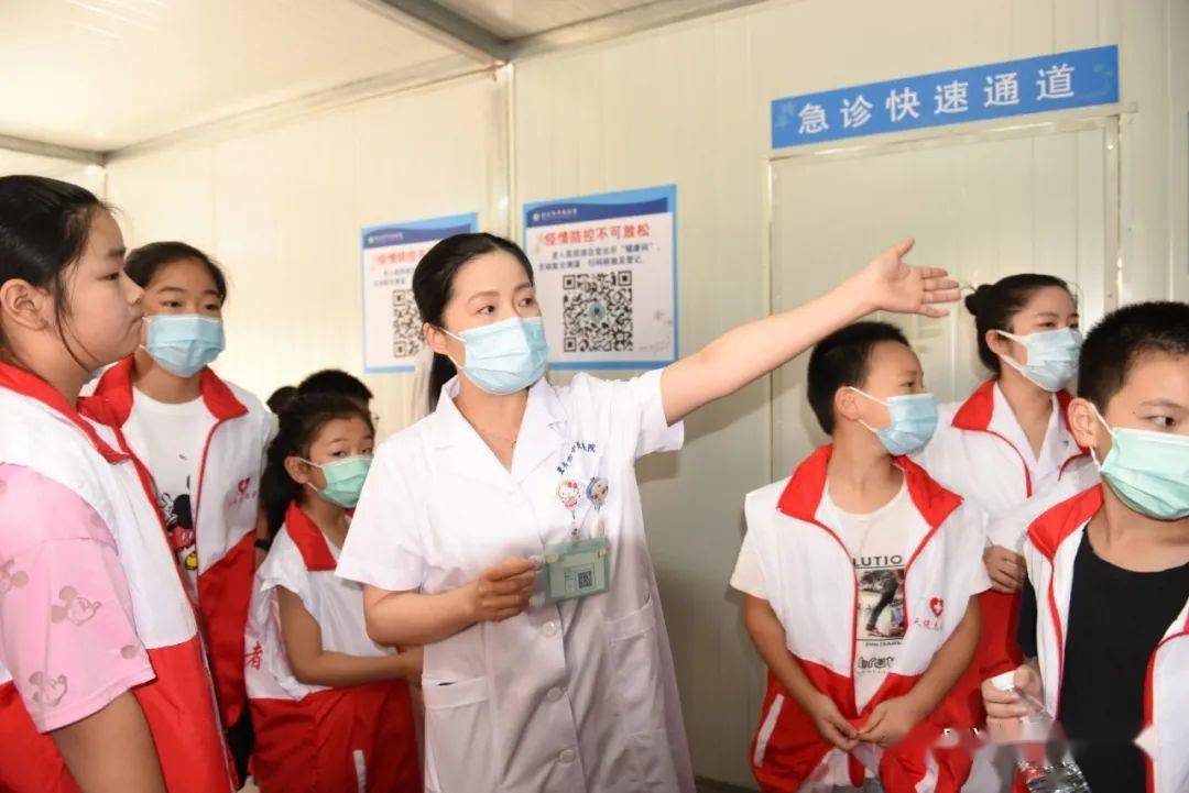 宜兴市中医医院举办"我是杏林小郎中"暑期夏令营活动
