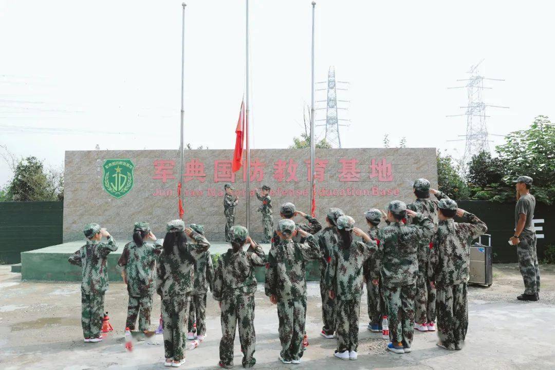 瞧偷看一眼旭辉kids的快乐