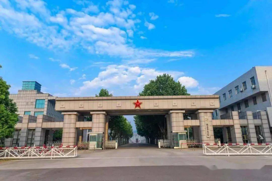 安徽蚌埠装甲兵学院图片