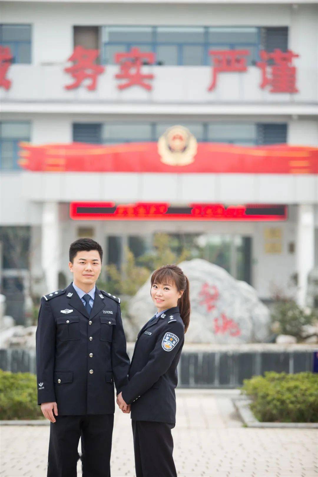 警服遇见婚纱七夕南京公安大片来袭