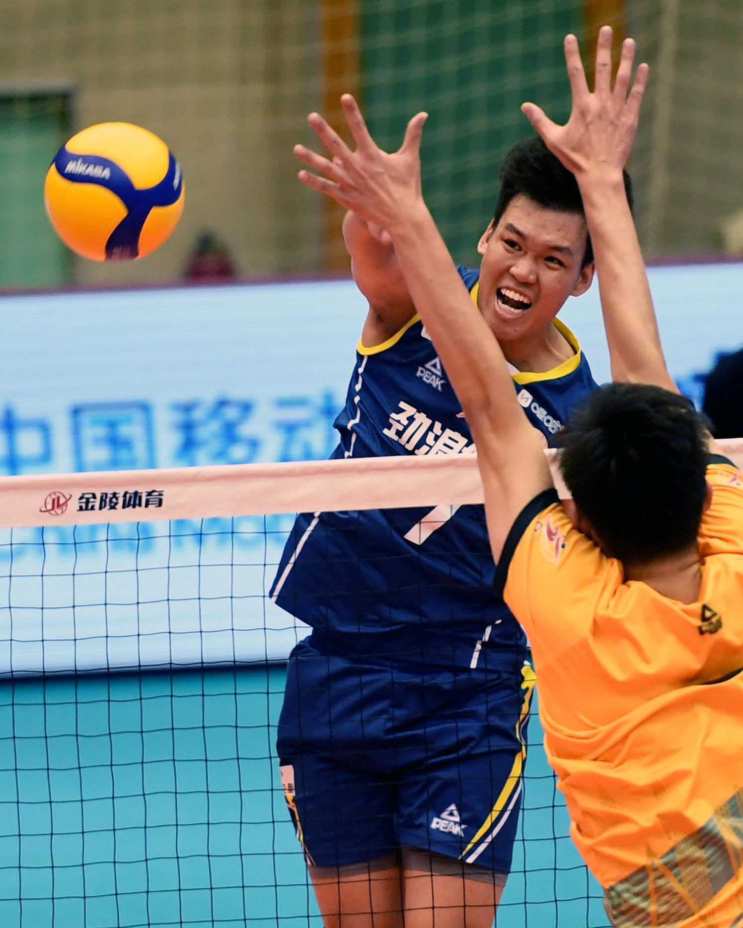 2020赛季中国男子排球超级联赛第二阶段e组比赛中,四川劲浪体育队以3