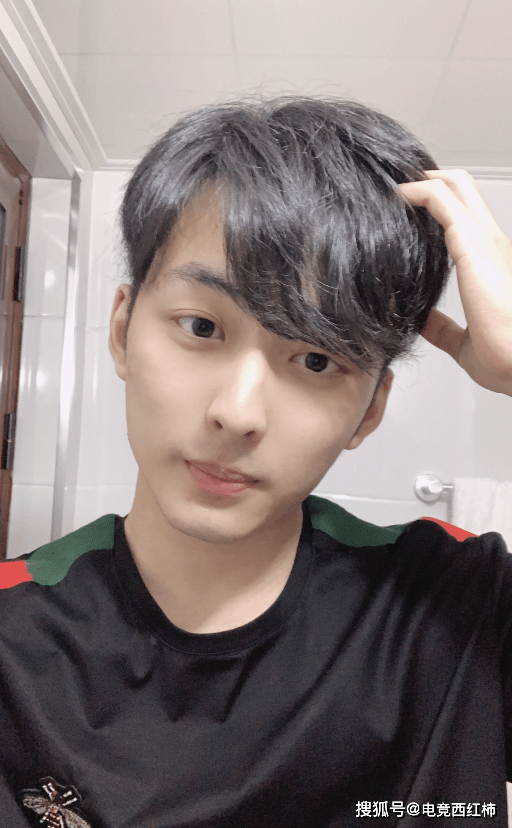 王者荣耀:诸神之战结束,吕德华和赖神争功,得了冠军还吵架?_虎牙