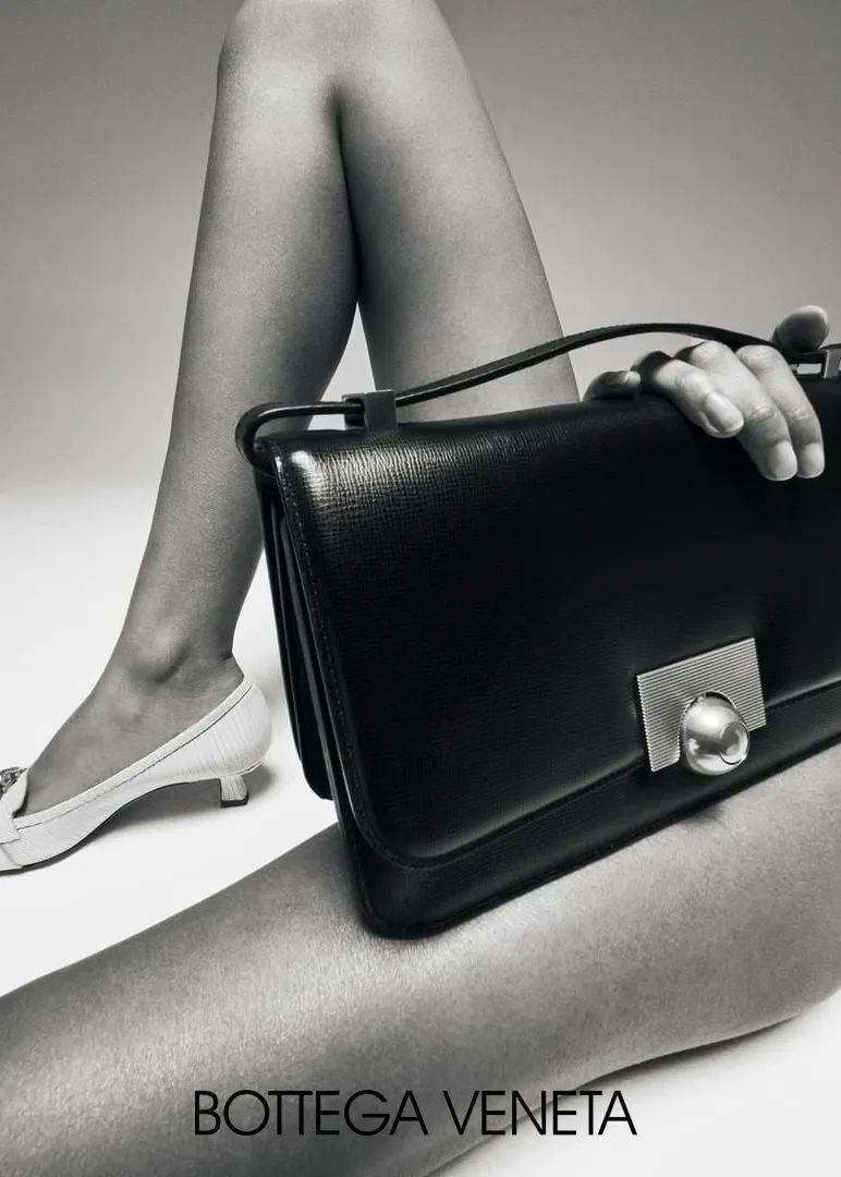 今日份壁纸bottegaveneta827