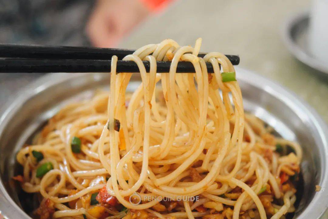 赣州人起早,最爱吃的就是一碗安远三鲜粉.