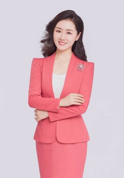 杨飞 ,邹城市融媒体中心新闻主播 ,主持栏目《邹城新闻联播》 闪电