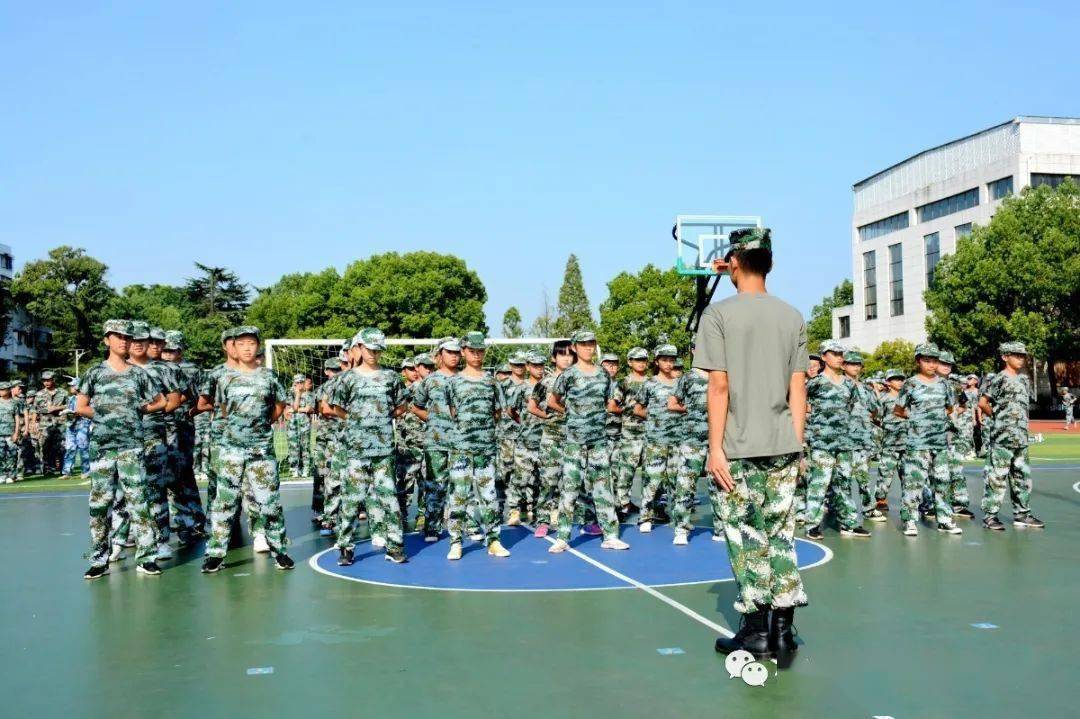 会操秋点兵,青春展风采 | 20级新生集合完毕,请检阅!_军训