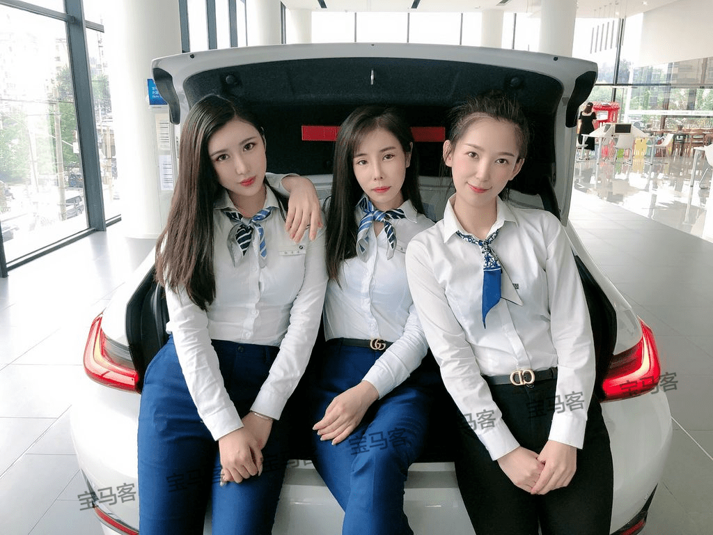 多位美女同时出镜!全国宝马4s店花评选推出团体赛!