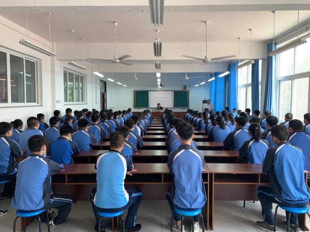 山东省第八批援助湖北医疗队队员王耀辉,在龙口市诸由观镇诸由学校