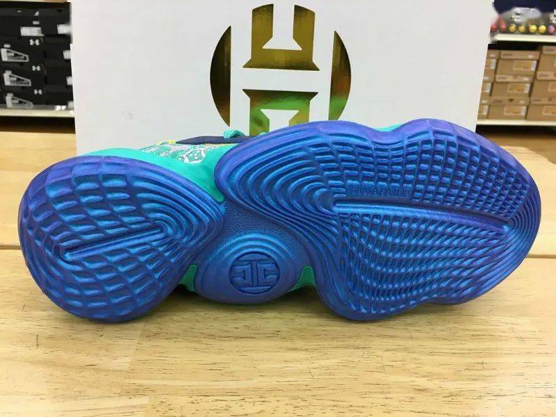 鱼类元素注入玩味十足哈登战靴hardenvol4新配色曝光