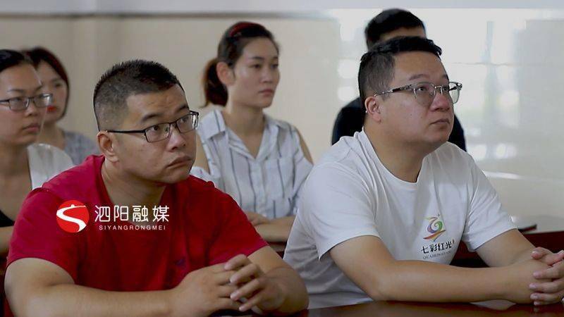 泗阳县众兴街道红光社区党委委员 青年书记 尹菁(作为新时代的中国