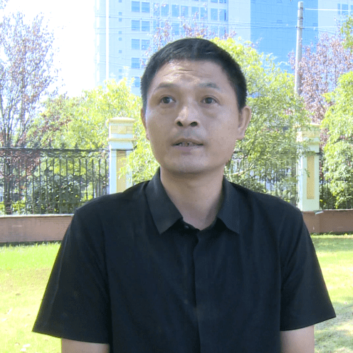 翔宇学校教师 陈松清沈宇蒙勤奋好学,从小成绩优异.