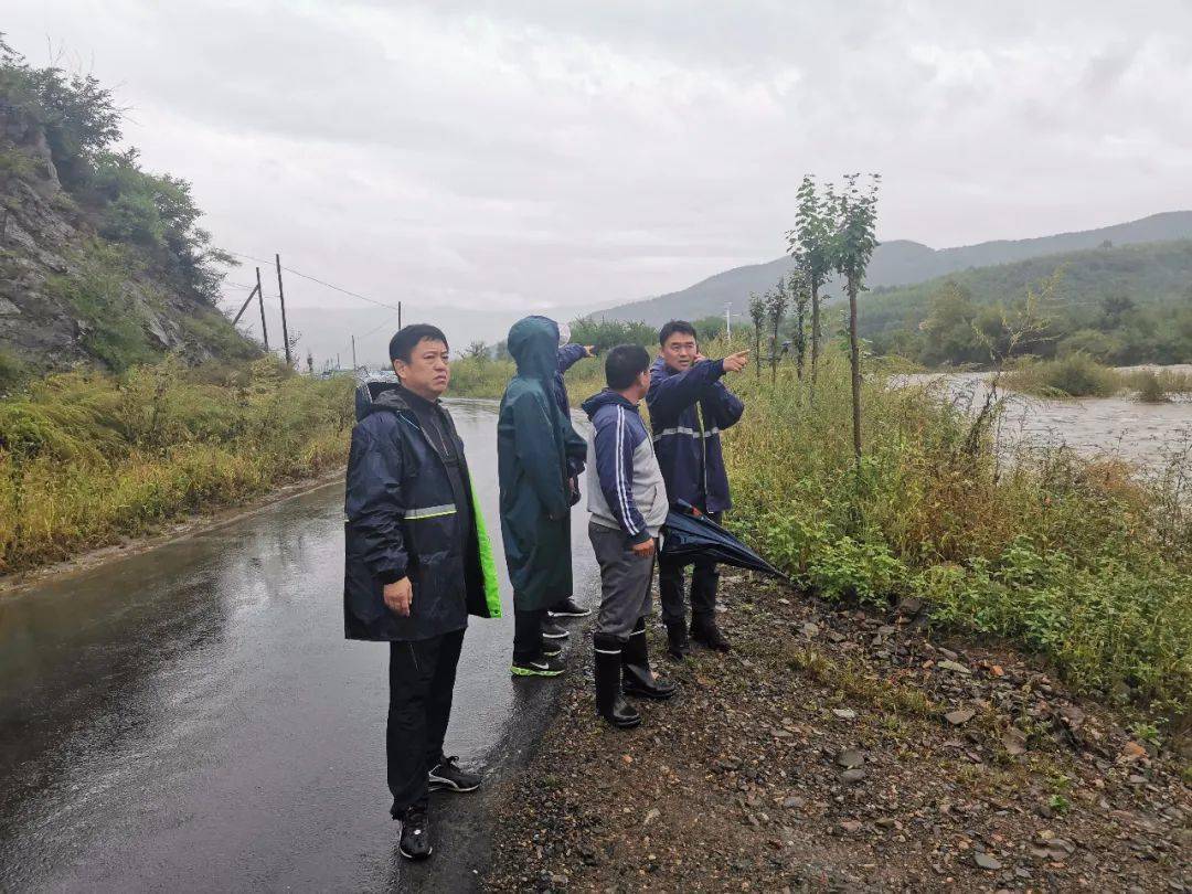 汪清县纪委监委干部来到天桥岭镇天河村,天安村,太阳村,口山村,大兴沟