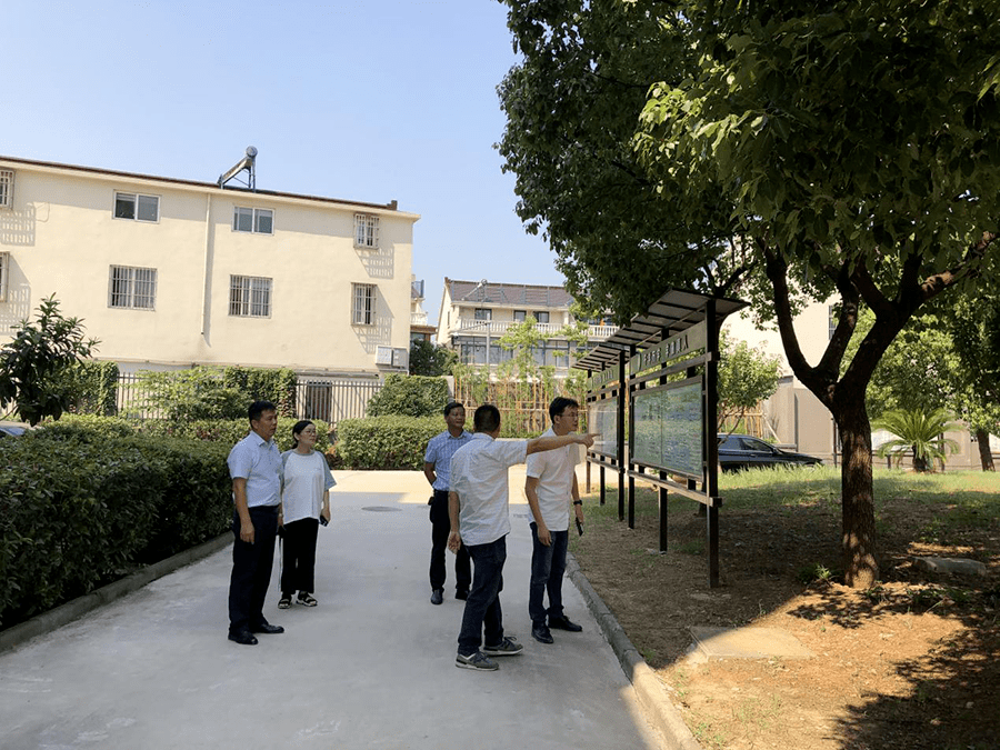 情暖教师节杨家埠街道开展教师节慰问活动