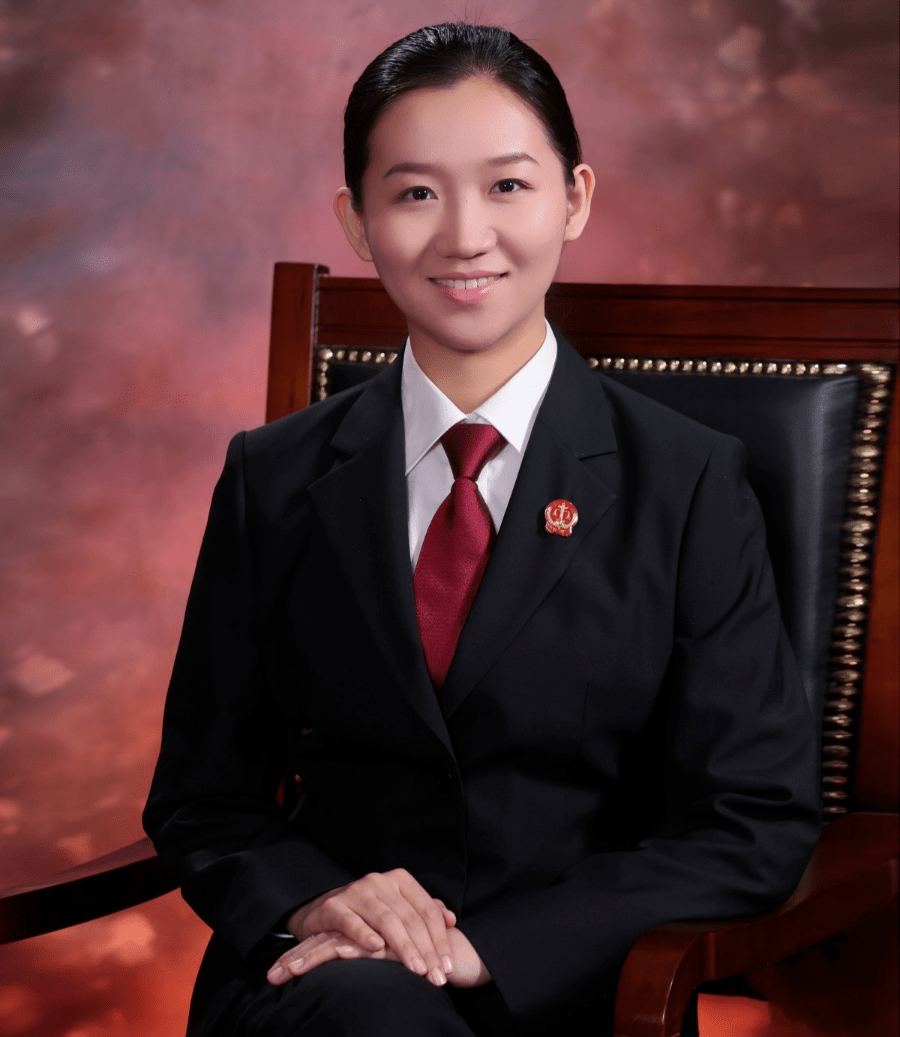 青春榜样故事白琳弘扬法治精神普及法律知识