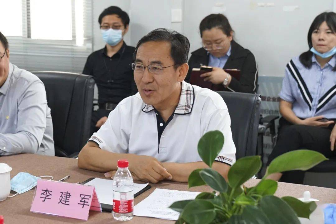 李建军表示北京建工始终秉持工匠精神,铁军精神和契约精神,在北京城市