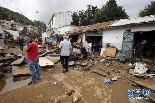 阿爾及利亞首都阿爾及爾暴雨過後部分地區道路和房屋受損