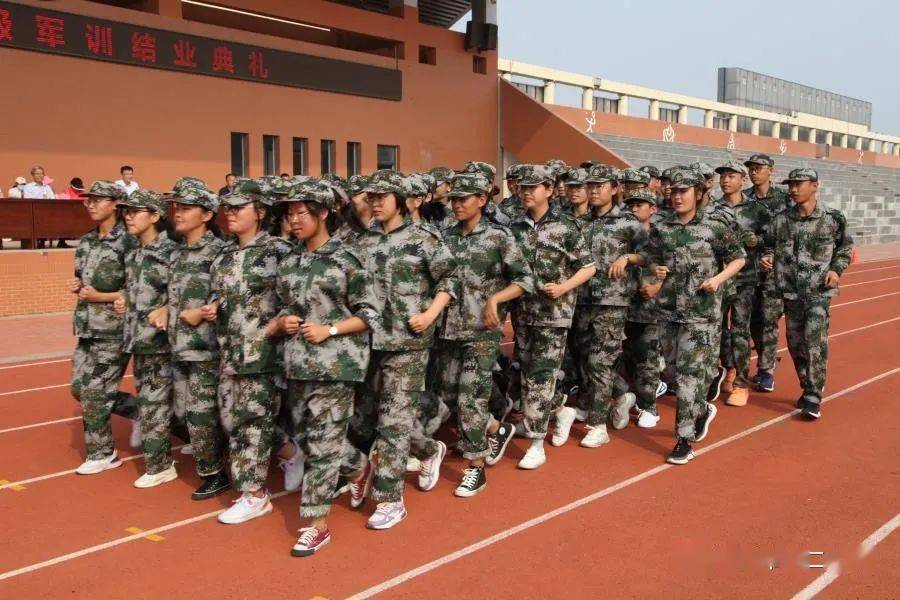 德州二中2020级军训结业典礼举行