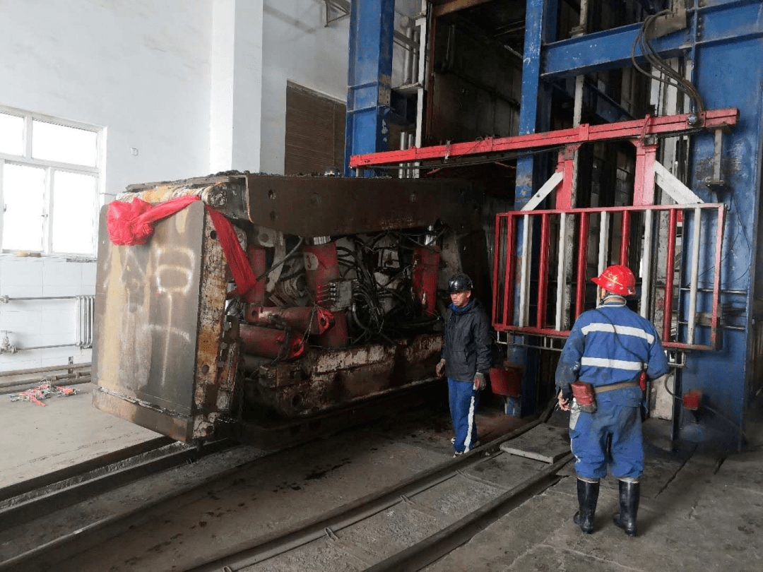 【区队动态】生产运营公司刘园子煤矿首架液压支架顺利入井