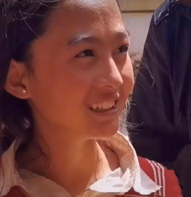 13岁农村女孩白天背弟挖土豆晚上躲被窝看书考试仍是第一名