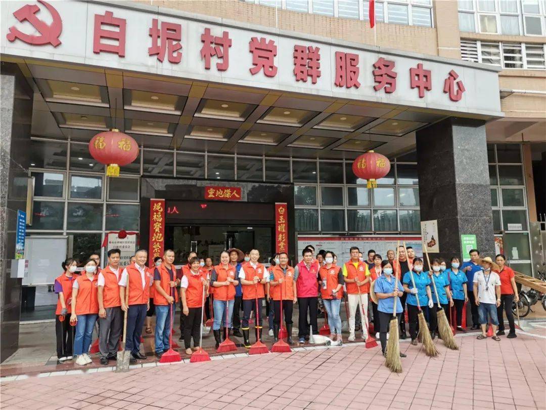 在张槎街道党工委副书记,办事处主任孙近国和街道党工委委员贺静媛的