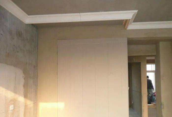 衣柜做到顶要过石膏线?原来这5种解决办法,第一个最丑!_手机搜狐网