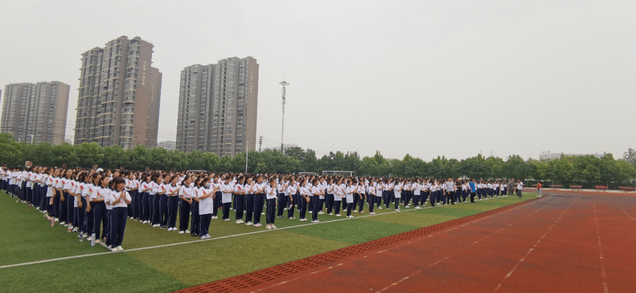 挥洒激情释放青春让汗水见证成长滁州市第六中学七年级军训正式启动