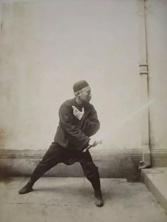 陈微明的100年前太极剑老照片.谁这么有才,还能找出来!_太极拳术