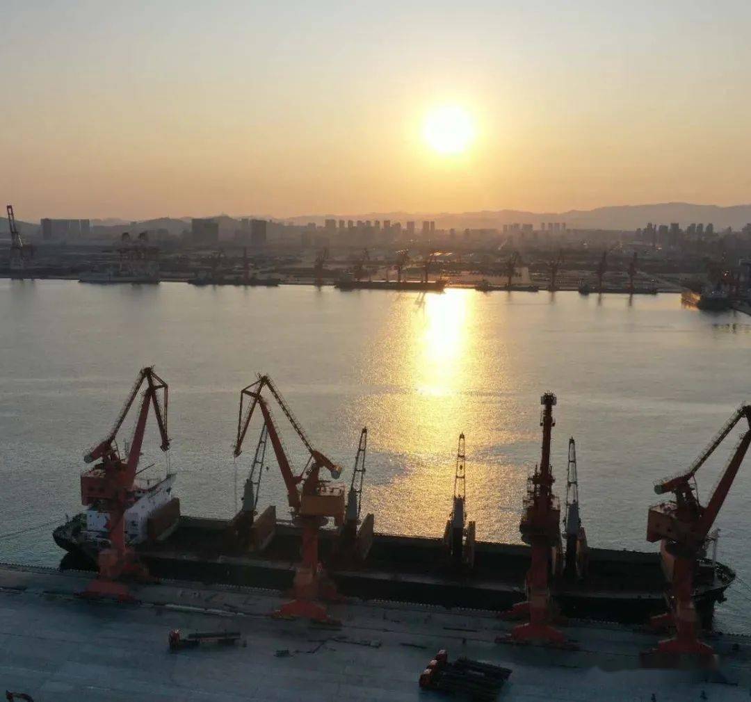 鲅鱼圈区彩霞小学校长温明辉老师在家长会上的讲话