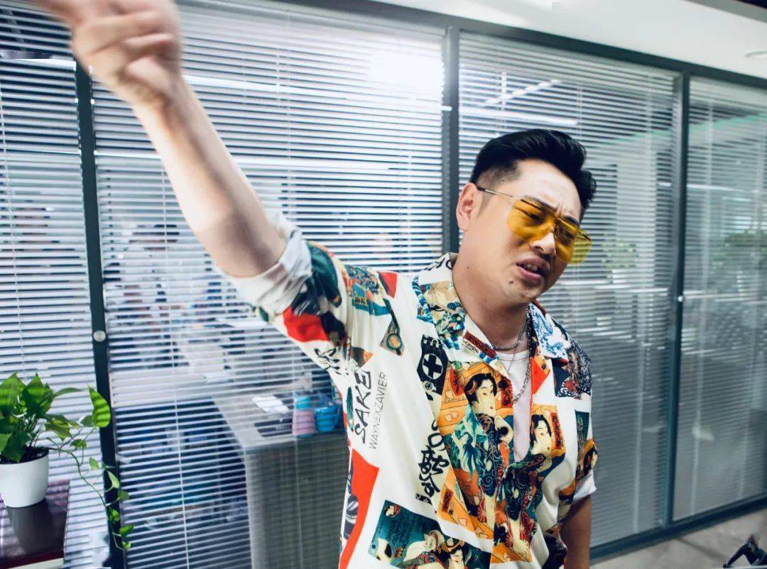 麻辣兄弟之疯狂一夜吕胖胖富二代的身份终于显现出来了