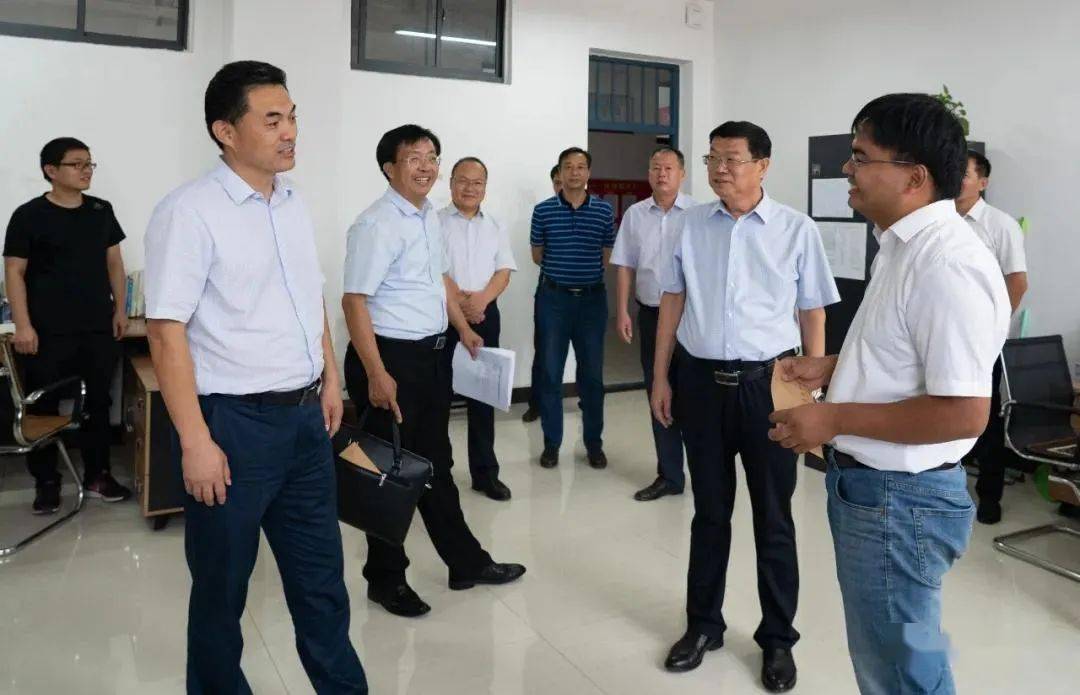 高尚功赴濮阳市第一高级中学开展教师节慰问活动