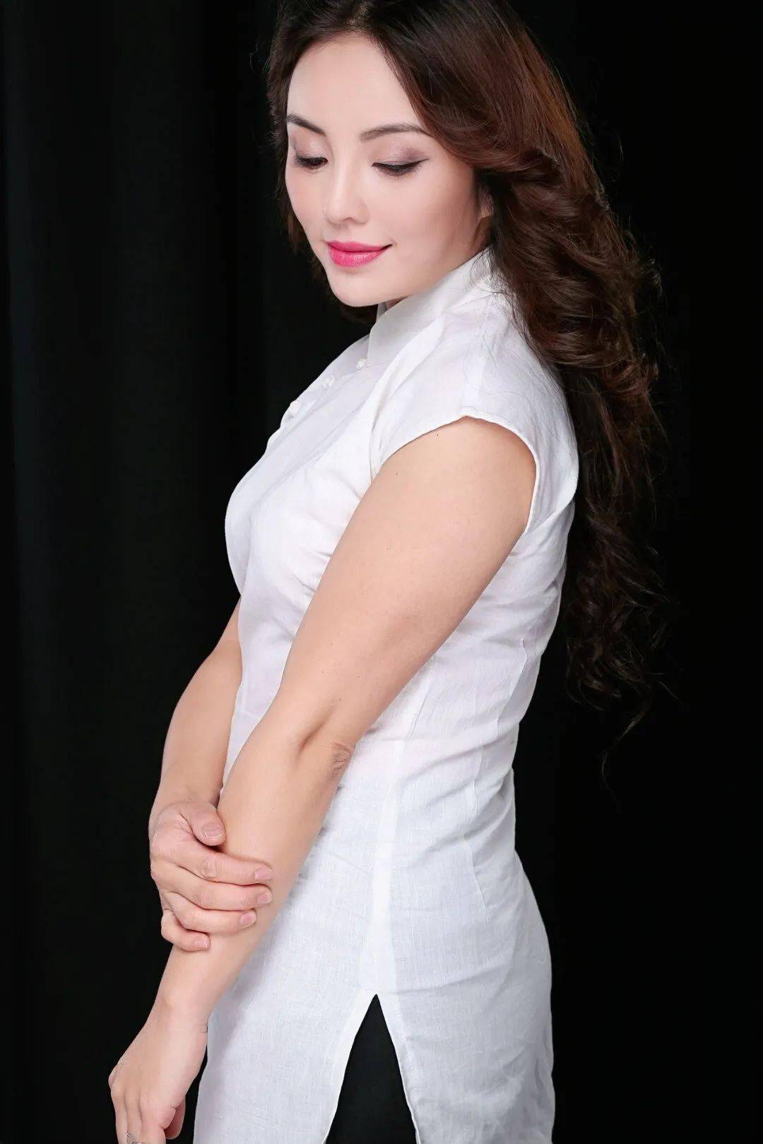 演唱:董娴共同繁荣发展,谱写盛世华章相约临沧 相约临沧我们头顶理想