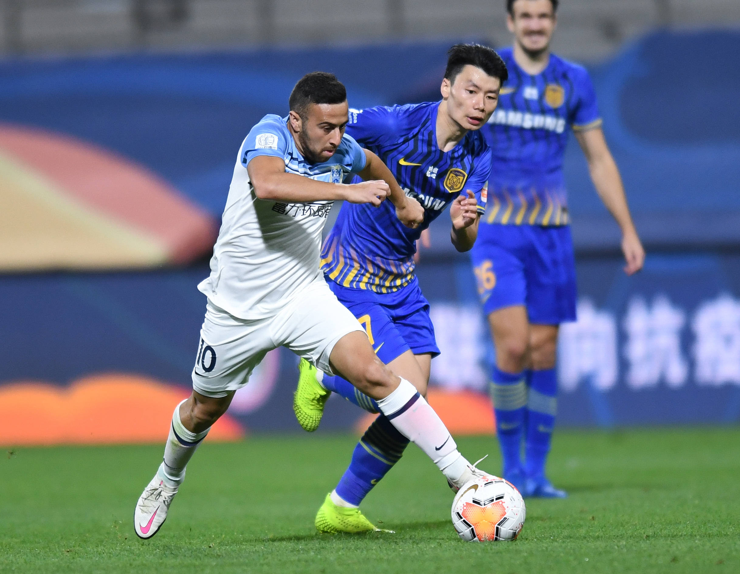 足球——中超:江苏苏宁易购平广州富力