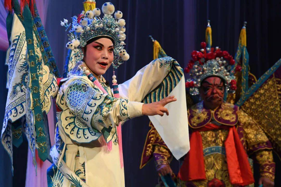 线上线下同步上演!亳州二夹弦《大铁山》受欢迎