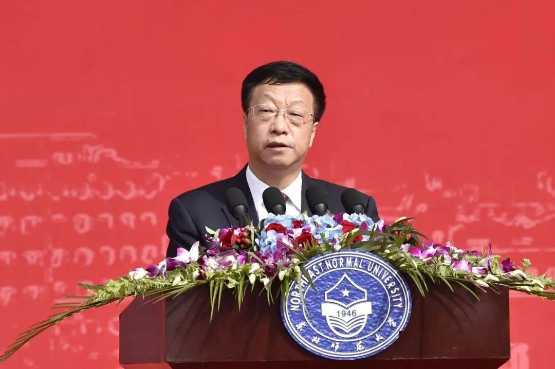 二,校长致辞一,升国旗,奏国歌学校党政领导杨晓慧,刘益春,王延,马晓燕