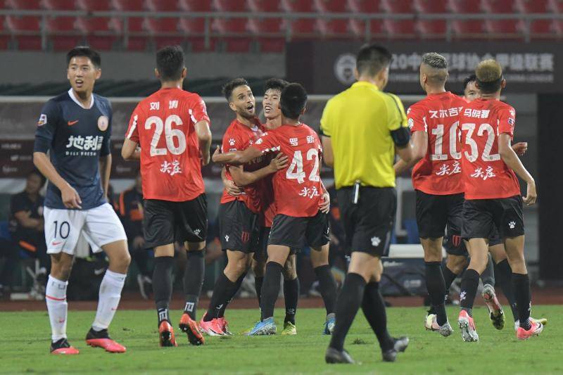 揭幕战遭遇逆转北京人和惜败东道主