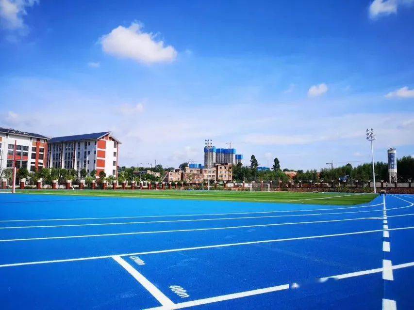 身边的好学校南宁市第四中学五象凤凰校区