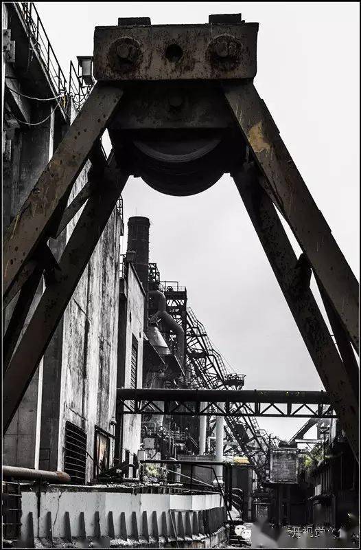 艺术家镜头下的昆钢厂区简直美到窒息整个昆钢朋友圈刷爆了