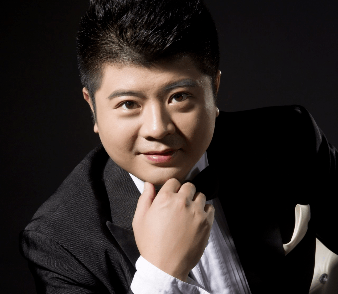 女中音 王璁星海音乐学院副教授,流行器乐系主任,上海音乐学院作曲与