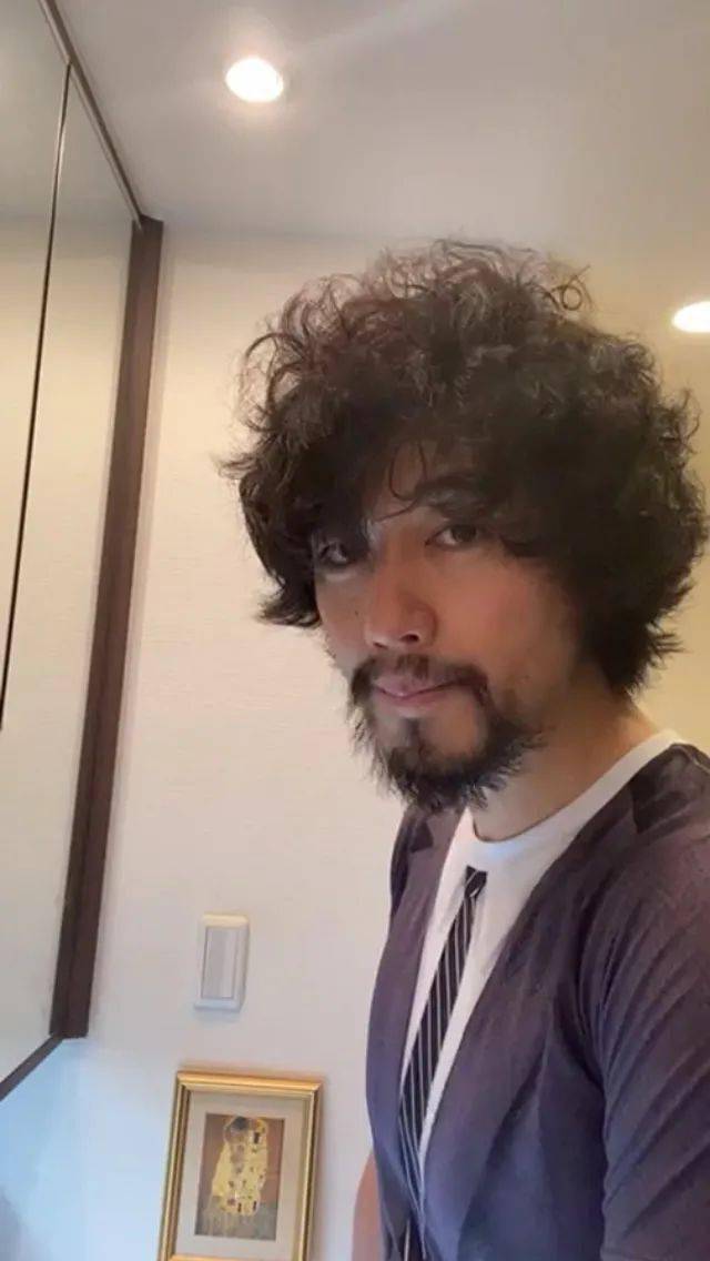 日本男演员少见的胡须模样:谁是最强反差王!