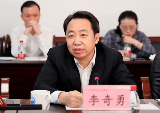 李奇勇任贵州省政府副秘书长有4省区工作经历