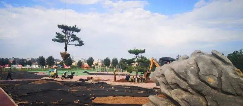 公元294年慕容鲜卑的首领慕容廆率部定居辽西,定都大棘城(今辽宁省