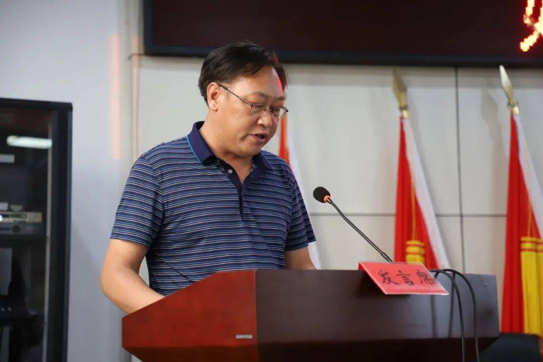 交流发言▲市卫健委主任马军华与市中医院院长贾运为第二医共体揭牌