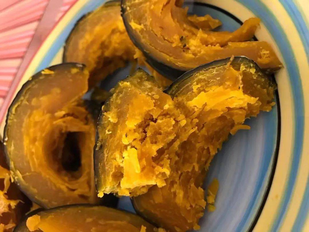 华池本地有一样土特产——板栗南瓜,吃过的老百姓都夸它"顶呱呱"