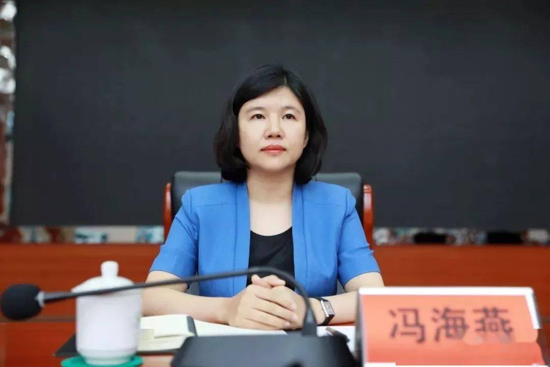 冯海燕,女,汉族,1975年7月出生,湖南省衡阳县人,在职研究生学历,公共