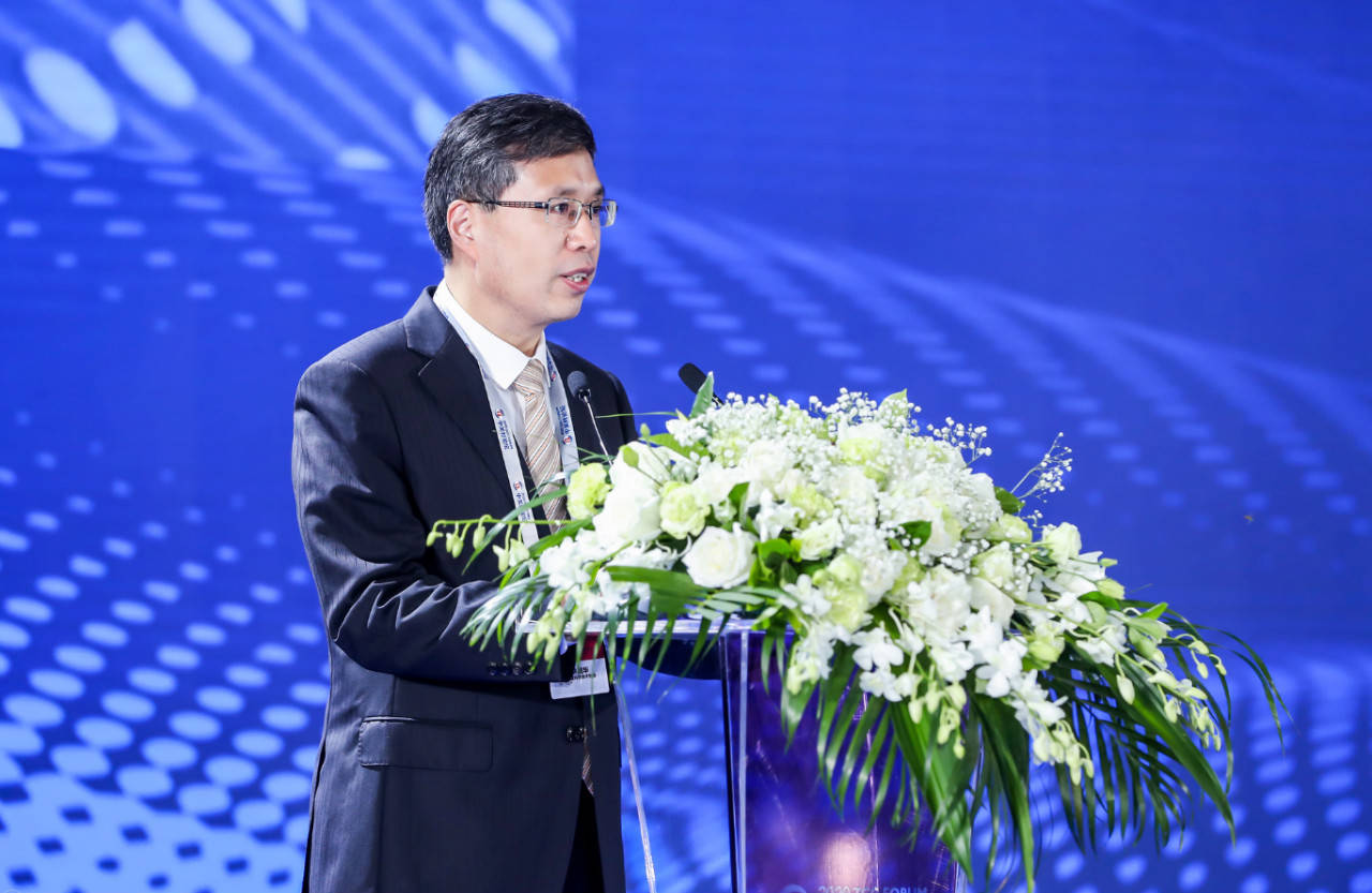 全国科学技术协会学会学术部林润华副部长,联合国驻华协调员洪腾博士