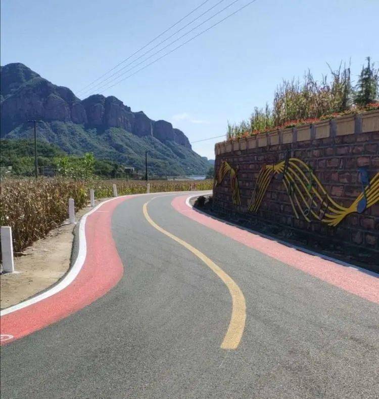 经过127天昼夜奋战,全长1660米的新三川天机硇隧道顺利贯通,充分展现