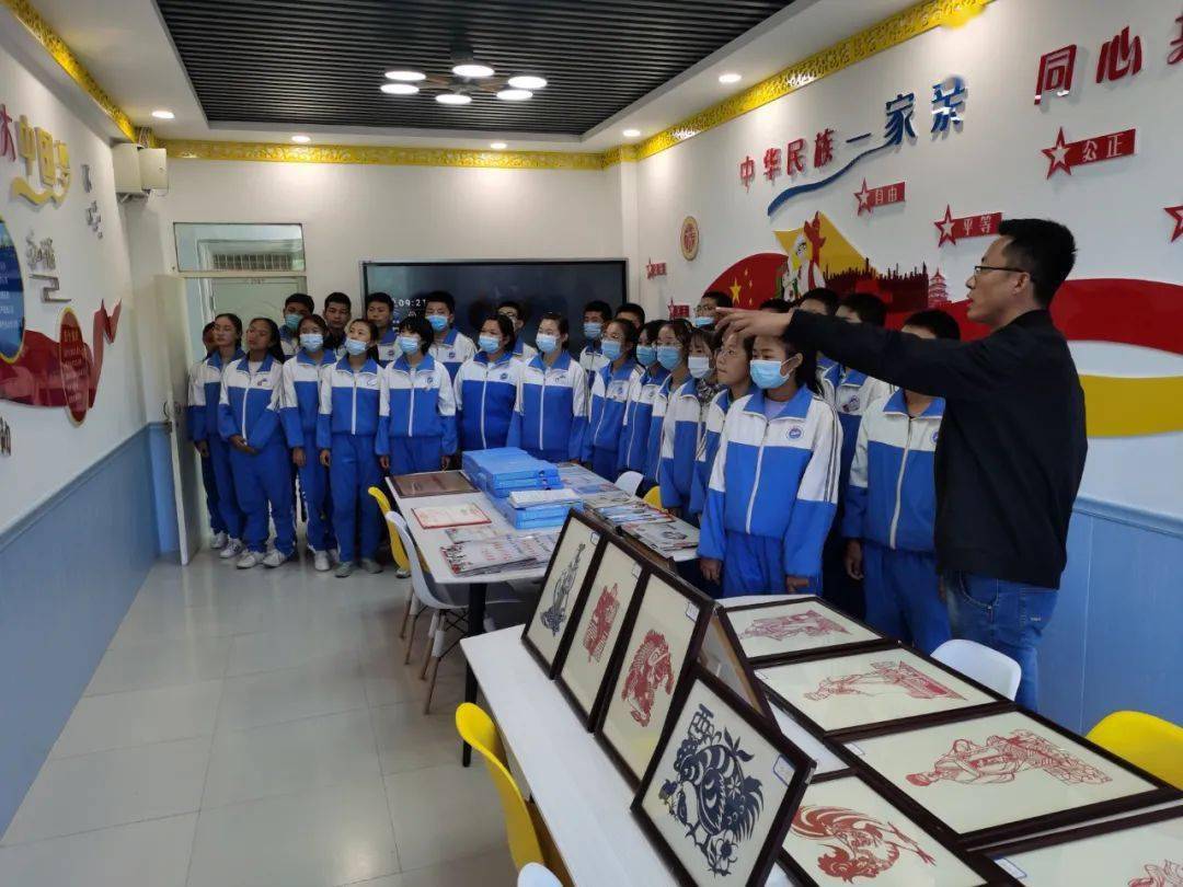 中华民族一家亲灵武二中让民族团结之花盛开校园