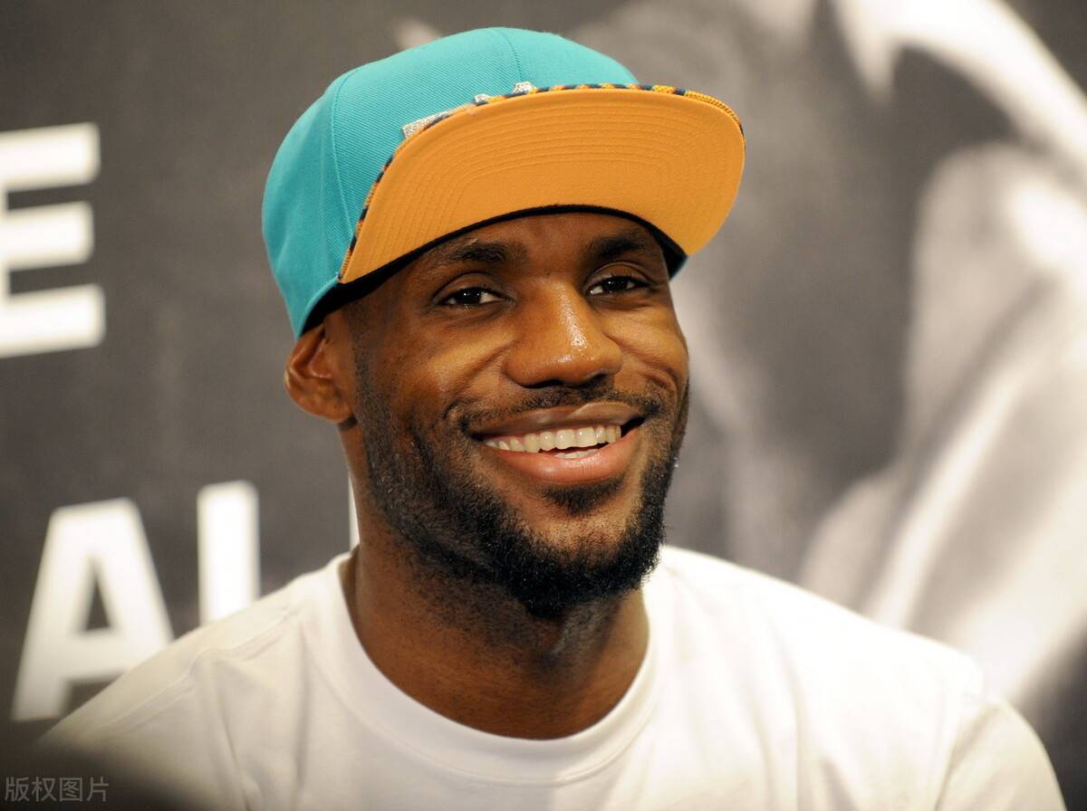 老夫聊发少年狂—詹姆斯左牵黄,右擎苍