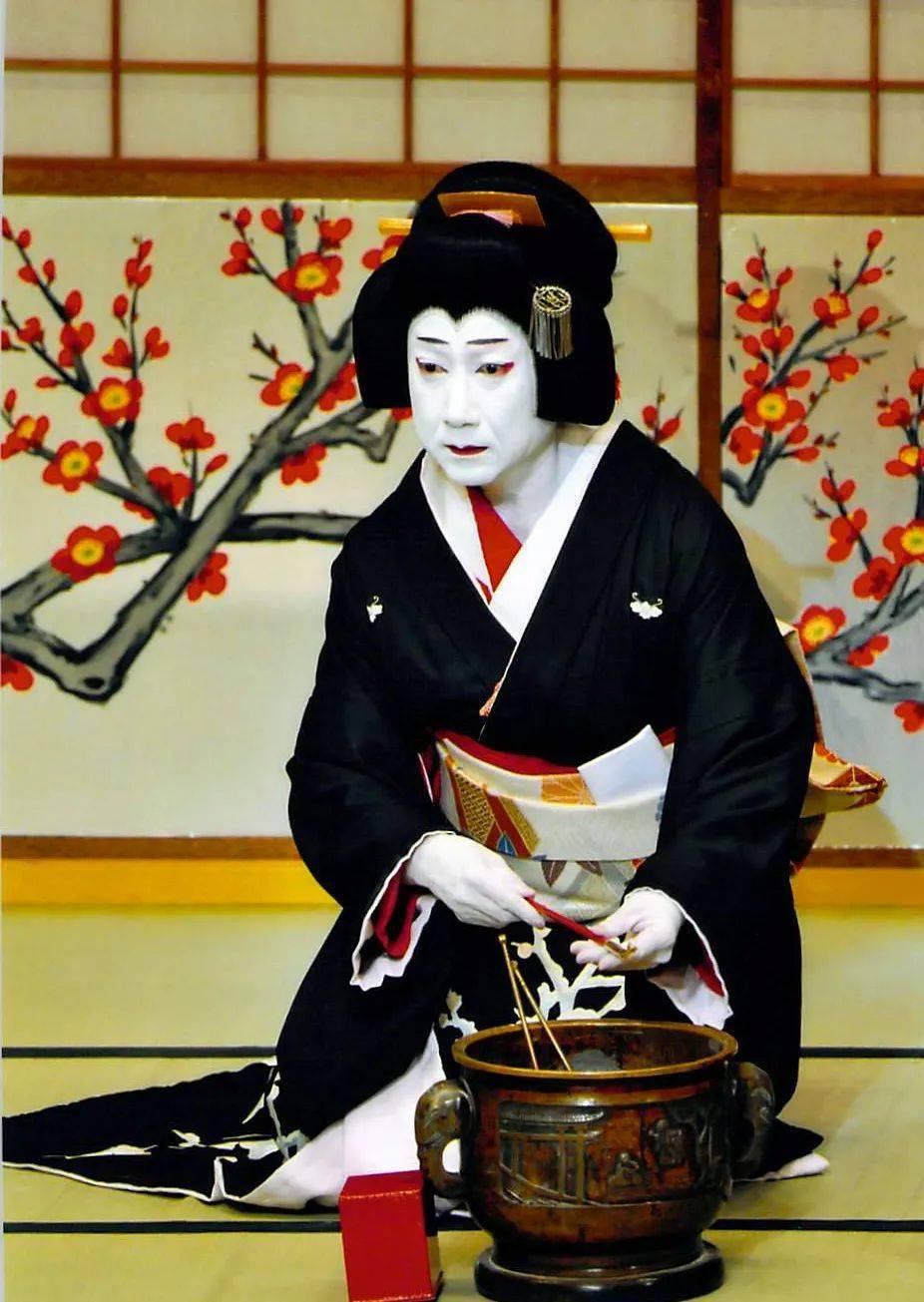 日本的歌舞伎世家,是如何培养接班人的?