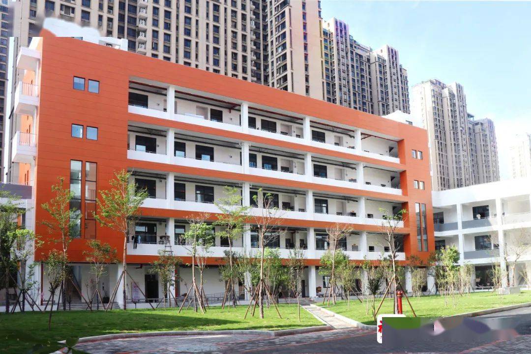 晋安第二中心小学项目位于新店镇秀山路以南,秀山支路以西,规划占地